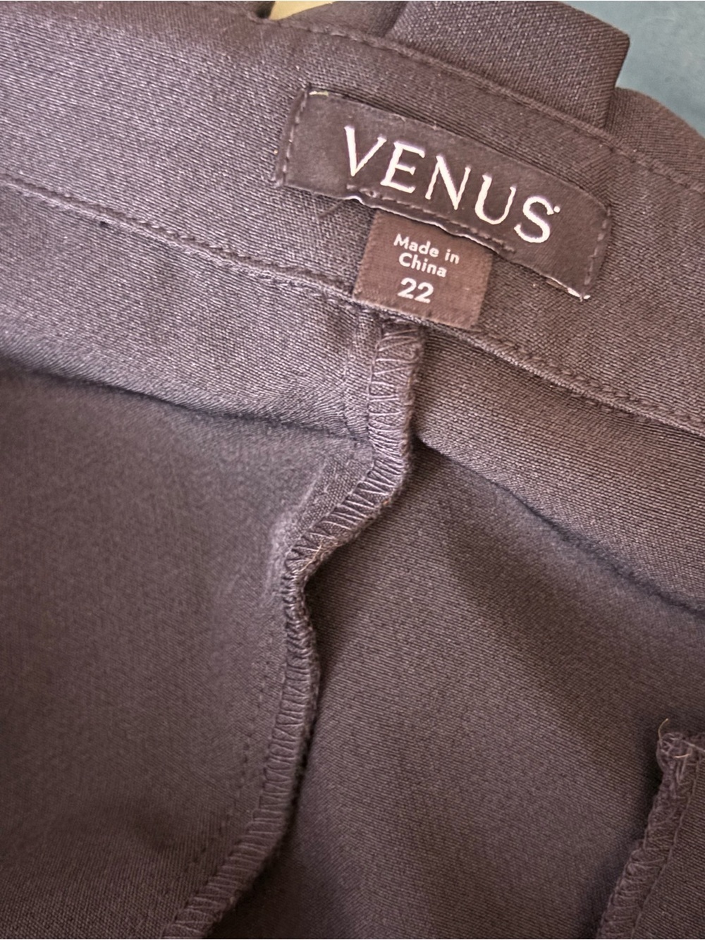 VENUS Black Women's Flat-Front Cuffed Dress Shorts - Picture 12 of 14